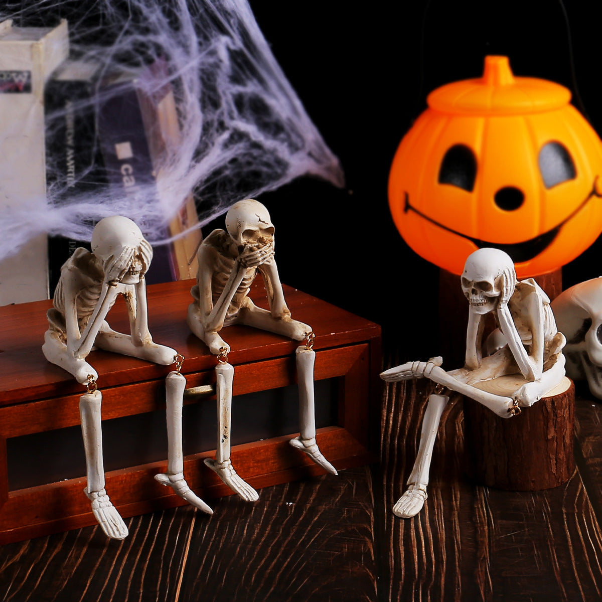 👻New Halloween Leg-Hanging Skeleton 🔥Halloween Resin Ornaments