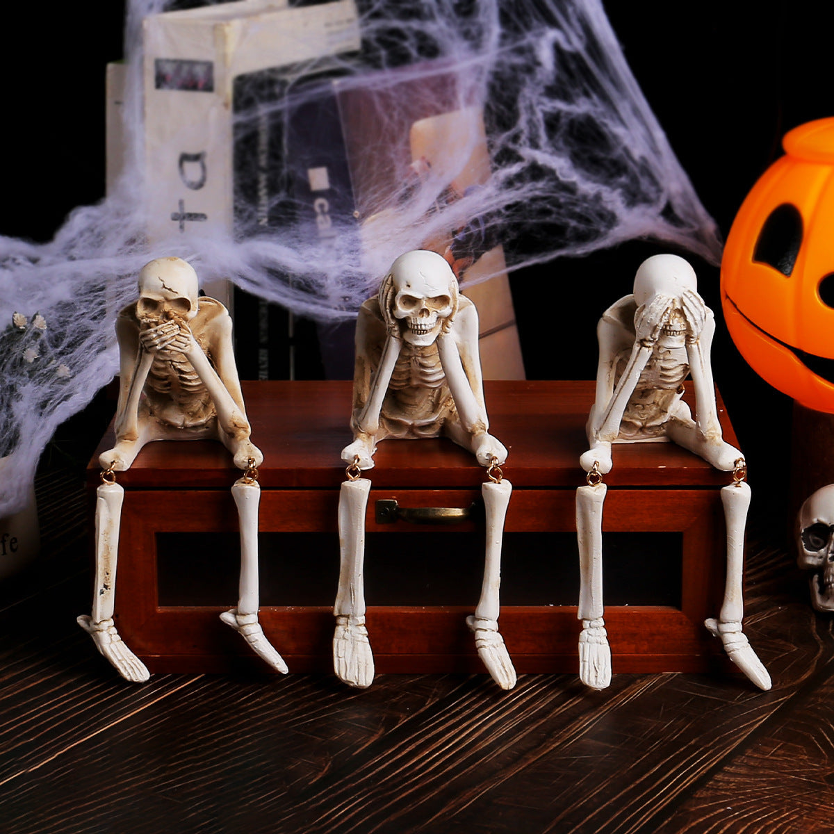 👻New Halloween Leg-Hanging Skeleton 🔥Halloween Resin Ornaments