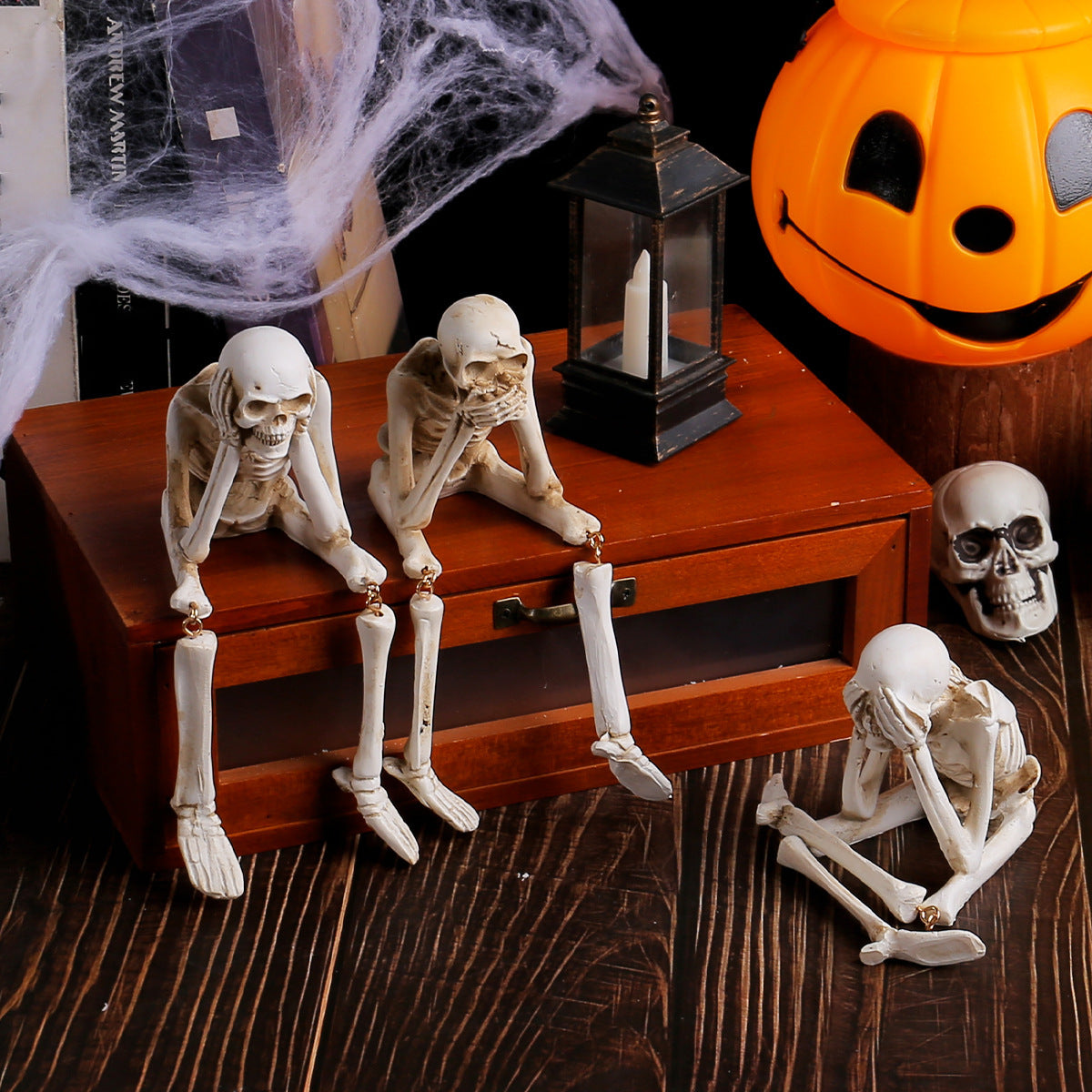 👻New Halloween Leg-Hanging Skeleton 🔥Halloween Resin Ornaments